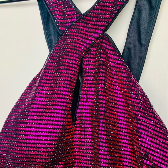 #26 Guess | NWT Crisscross Keyhole Sequined Pink Bodycon Mini Dress Size 2 - Picture 6 of 9